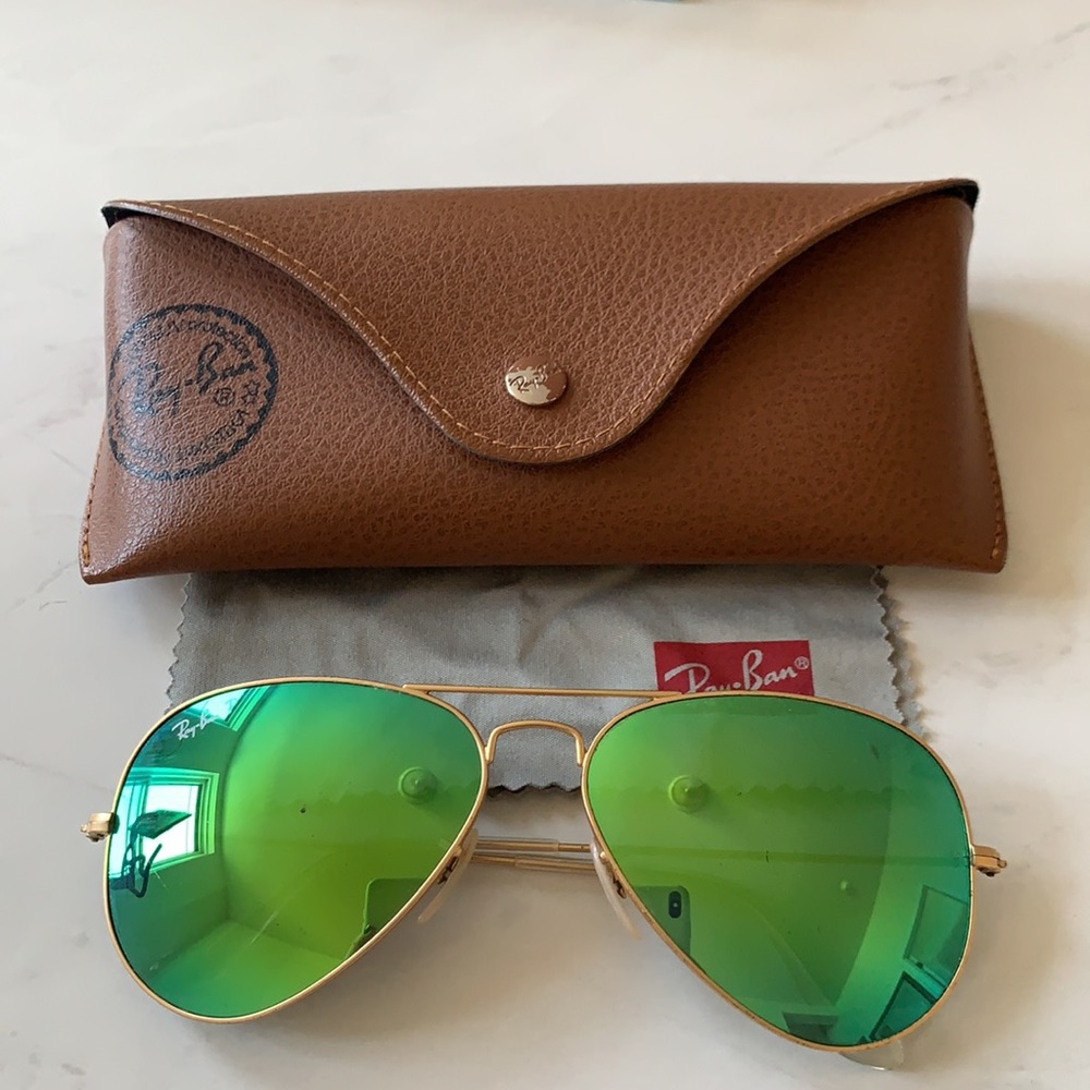 Green Ray-Bans